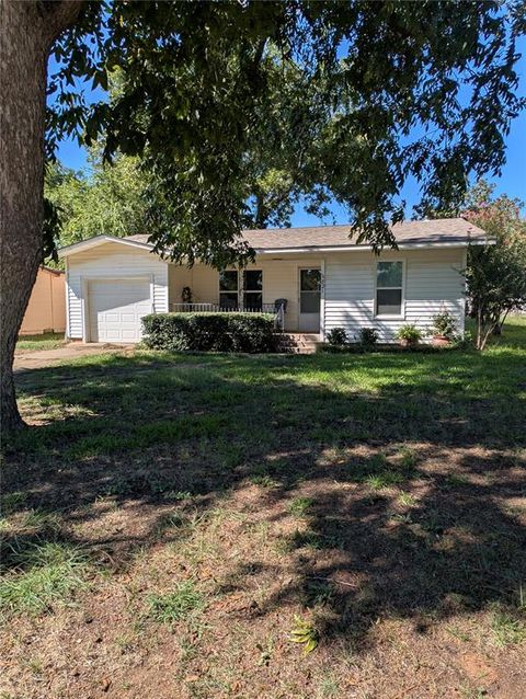 821 Austin Road Graham TX 76450