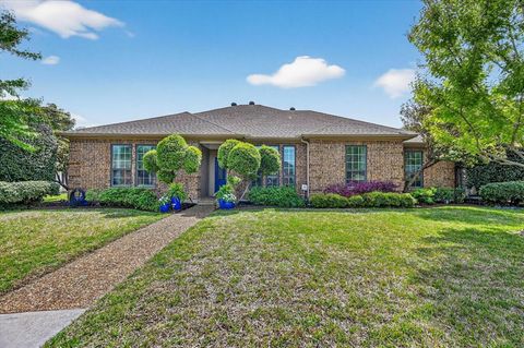 Photo of 1321 Watersedge Drive, Plano, TX 75093 (MLS # 21225290)