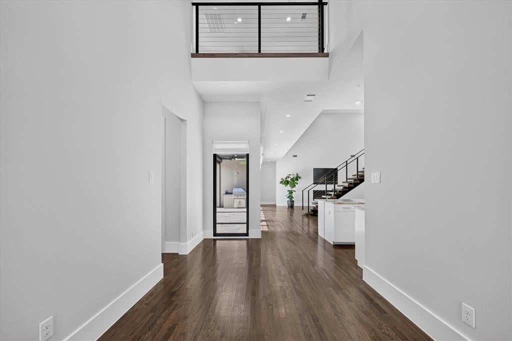 6615 GREEN KNOLL Drive