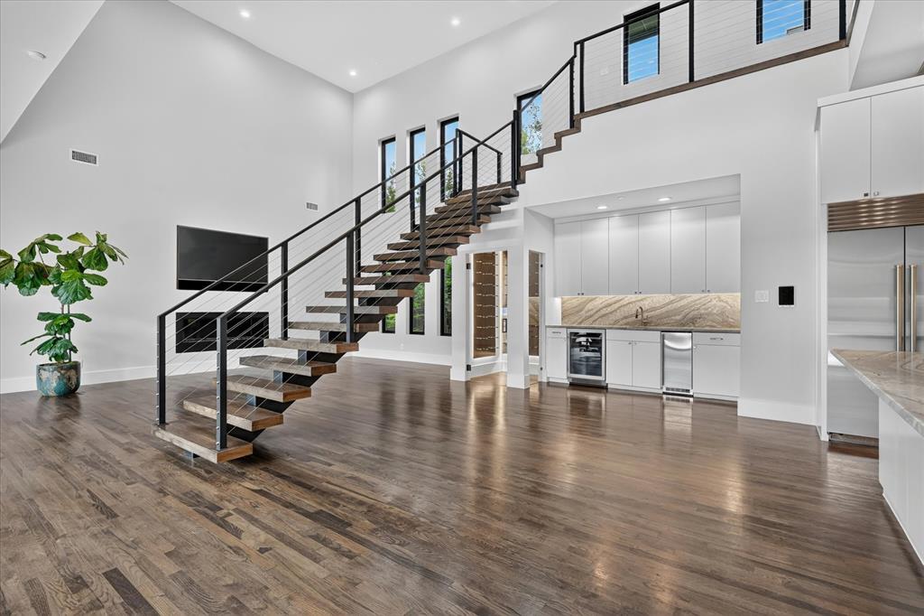 6615 GREEN KNOLL Drive