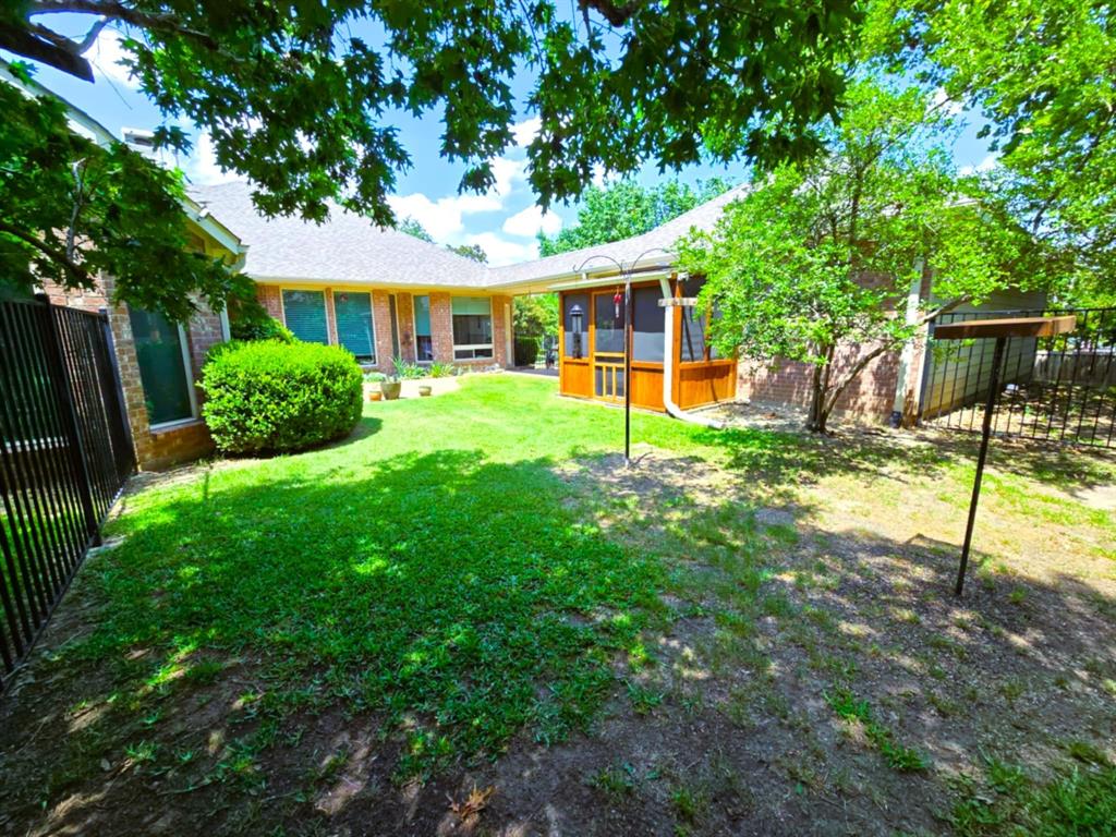 400 Brook View Court