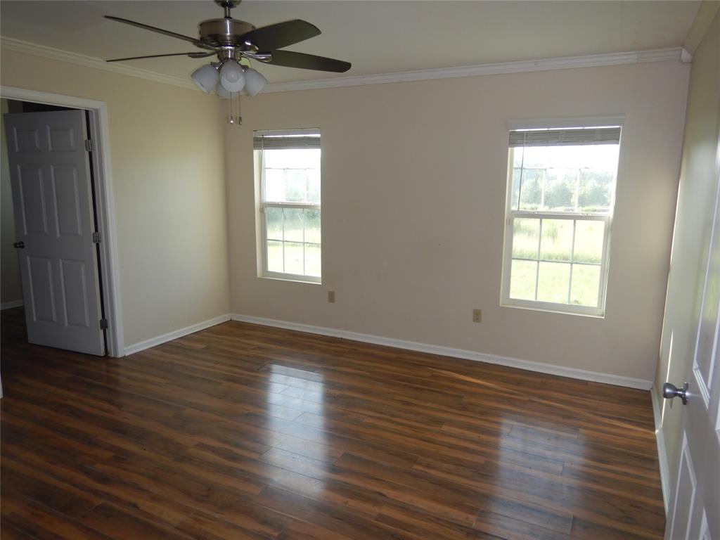 196 Meadowview Lane