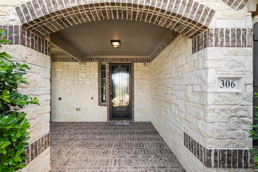 306 Waterford Lane