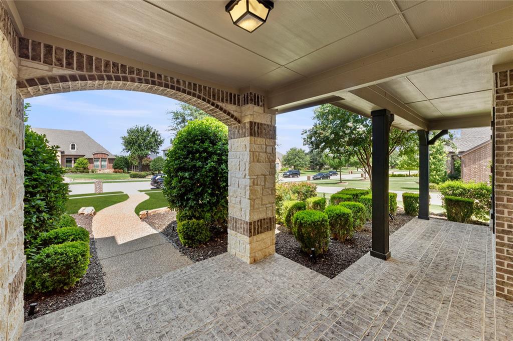 306 Waterford Lane