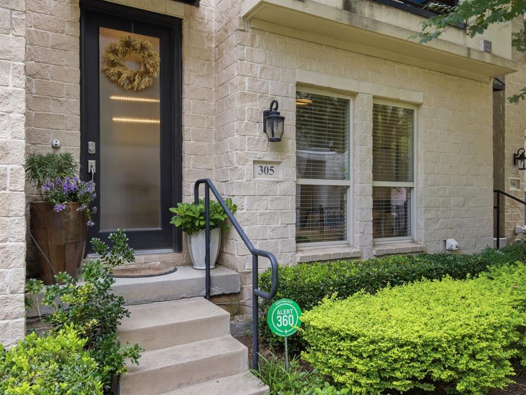 7333 Valley View Lane 305