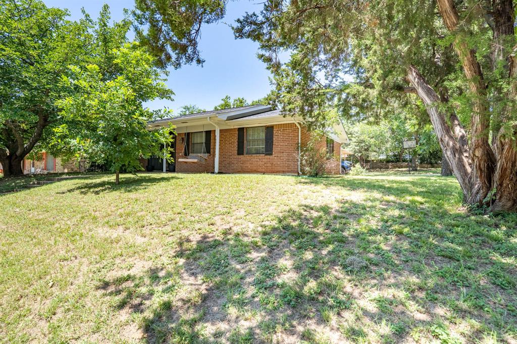1102 Julie Street