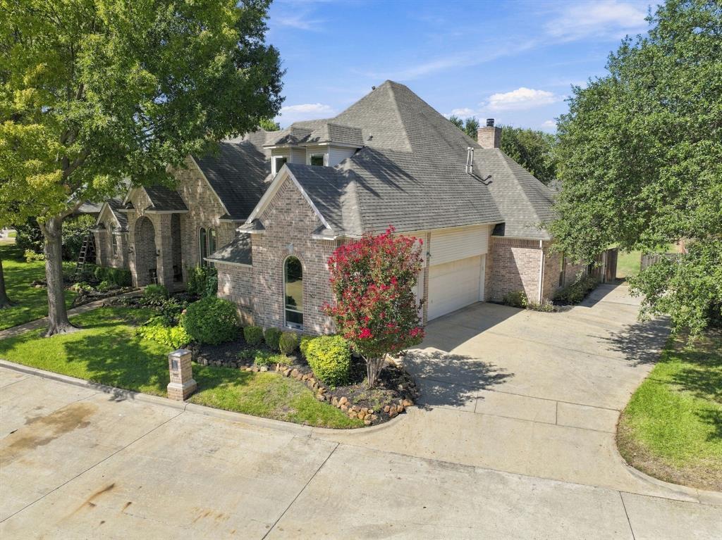 402 Southridge Lakes Parkway
