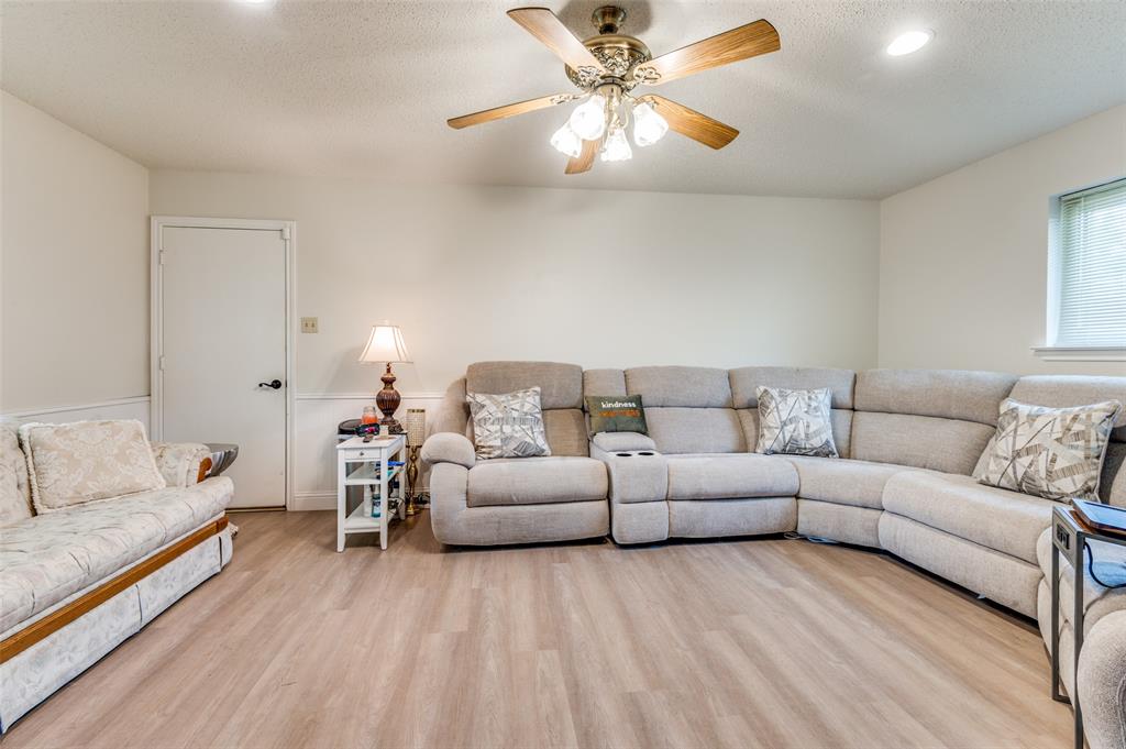 1513 Silverleaf Drive