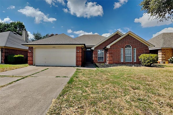 6801 HADLEY DR, NORTH RICHLAND HILLS, TX 76182 - Image c2cc21c7cfb3a067d3cb84b93b553721/2270084798