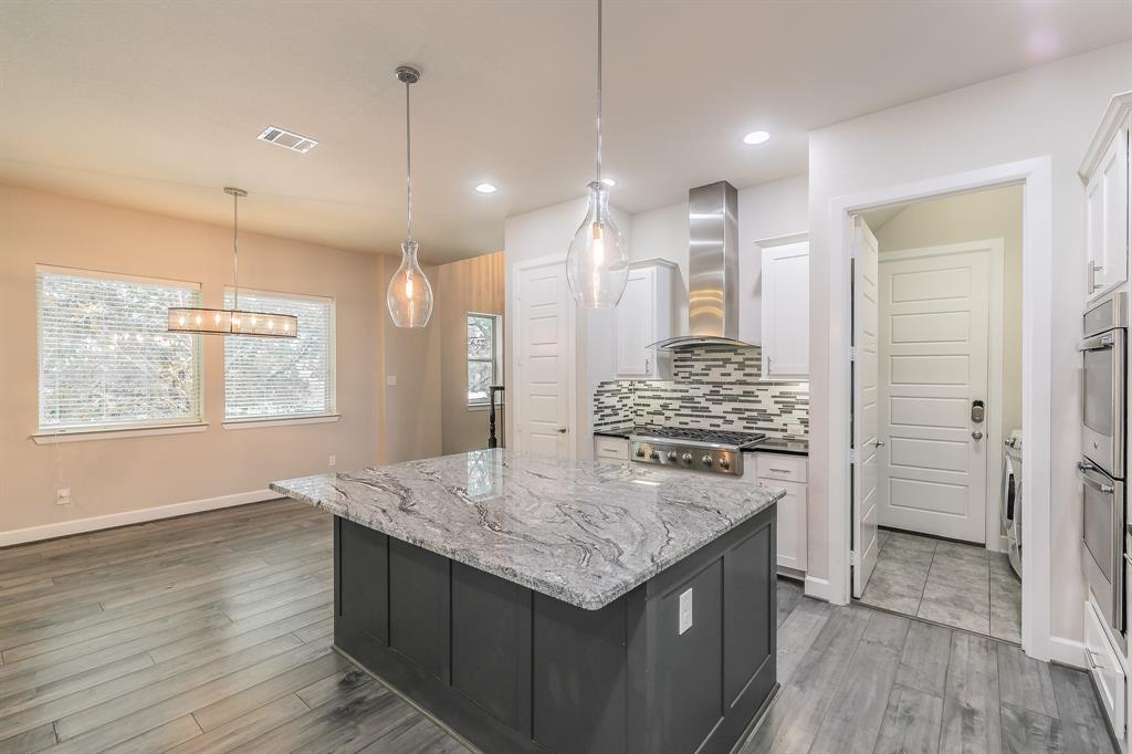 Villas Lk Hlnds Add - Residential