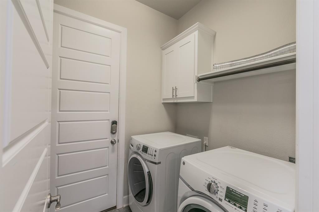 Villas Lk Hlnds Add - Residential