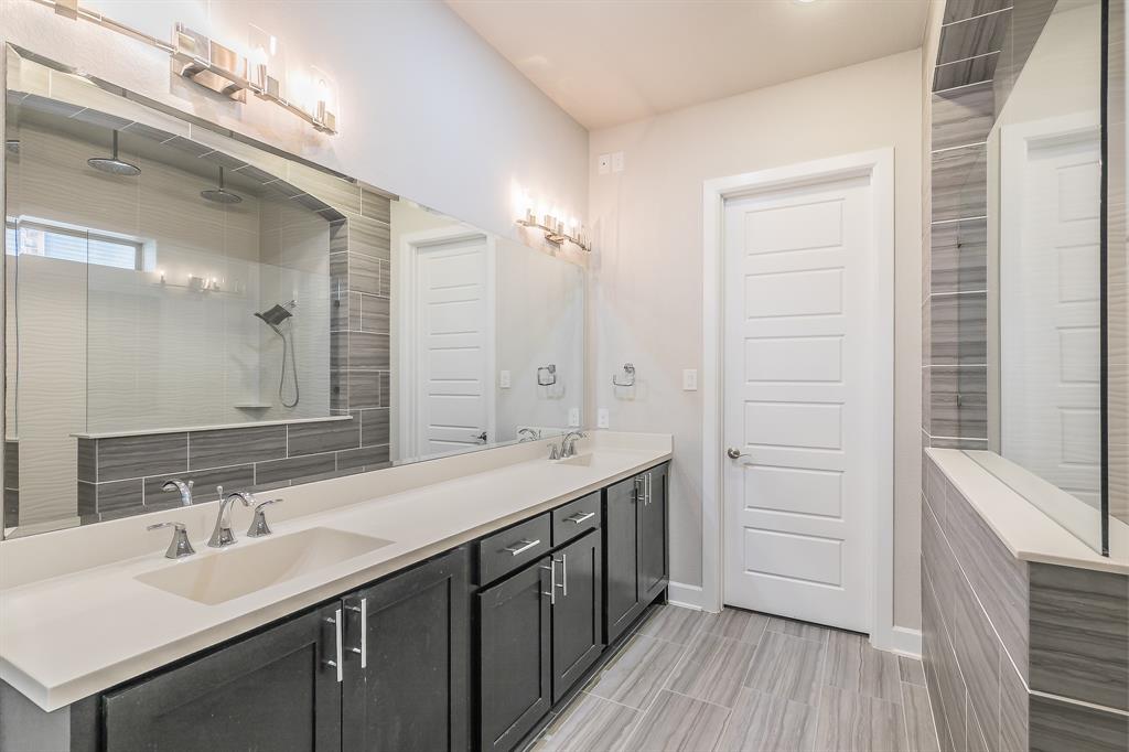 Villas Lk Hlnds Add - Residential