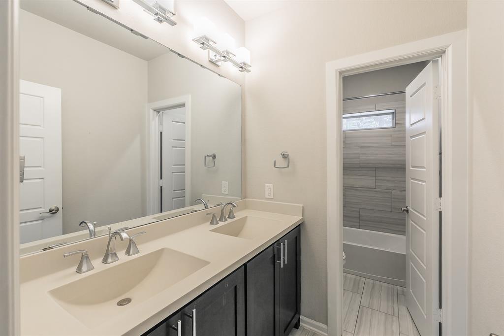 Villas Lk Hlnds Add - Residential