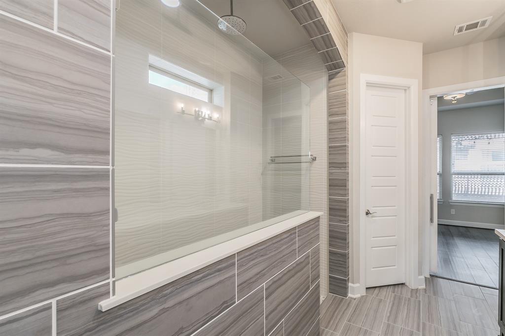 Villas Lk Hlnds Add - Residential