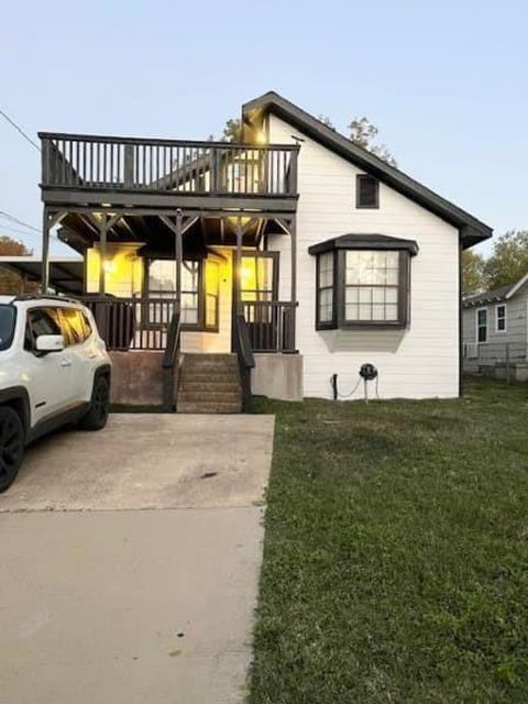 522 Helena Street Dallas TX 75217