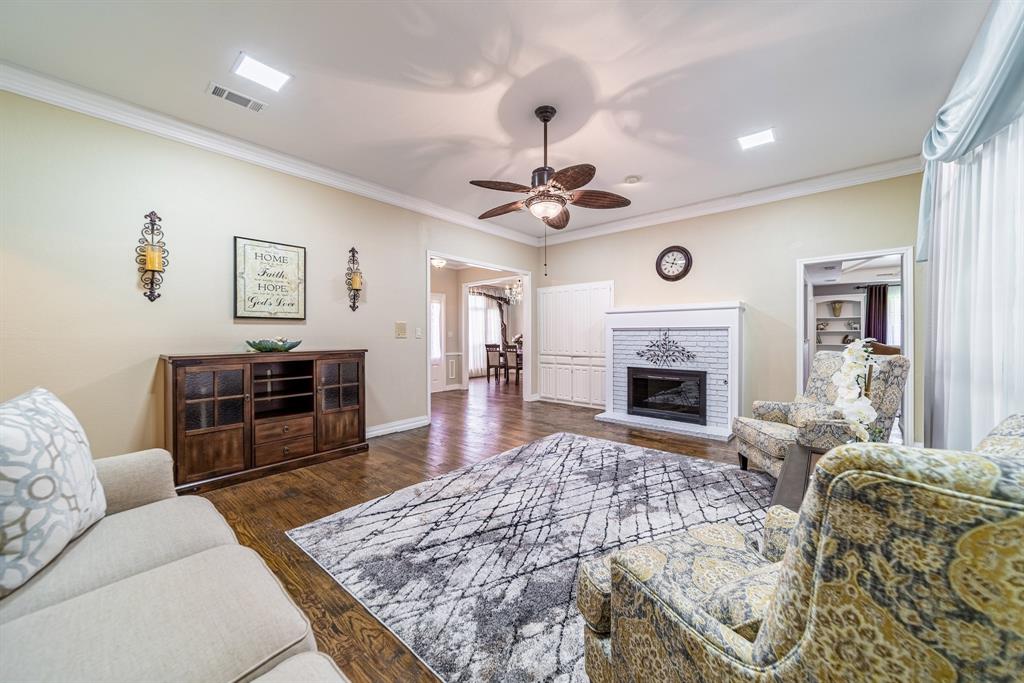 3305 Eisenhower Lane
