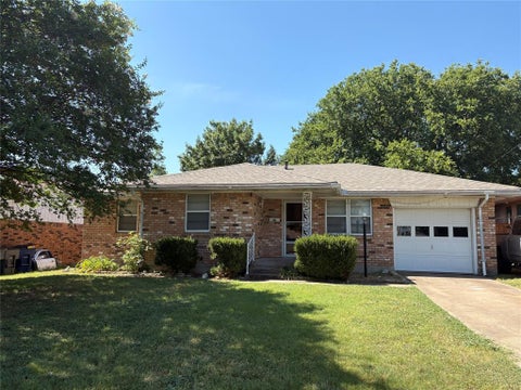 Photo of 588 Rea Avenue, Lancaster, TX 75146 (MLS # 21324962)