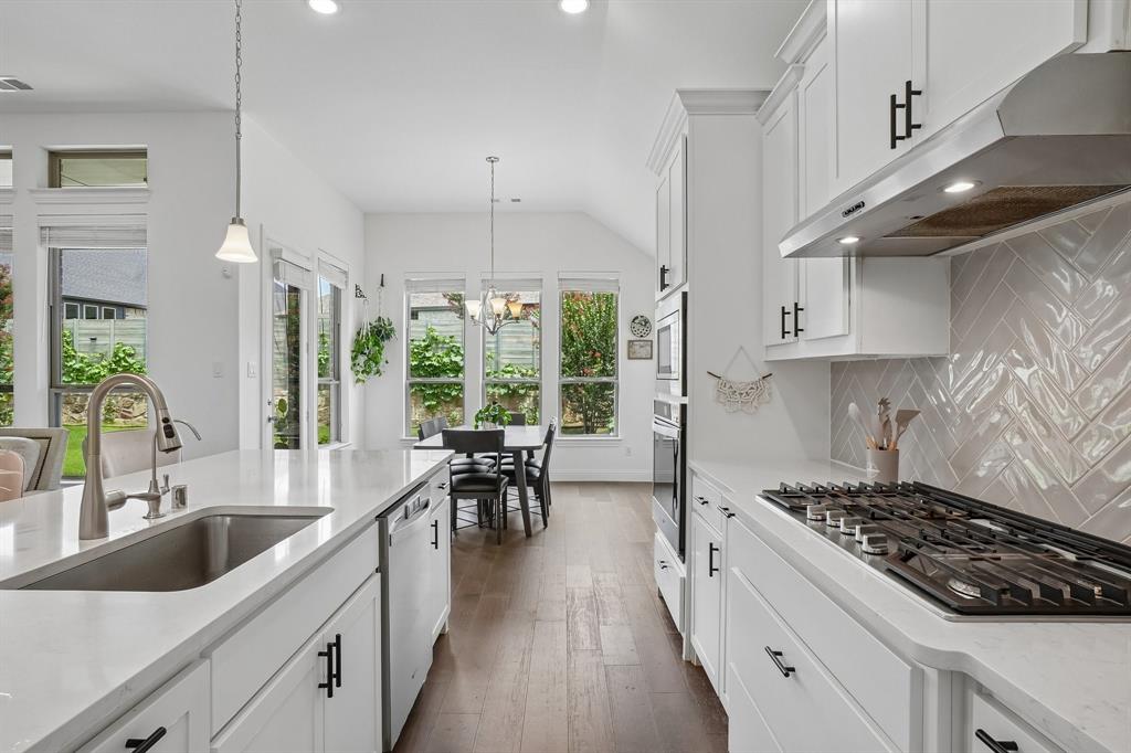 1816 LONGSPUR Drive