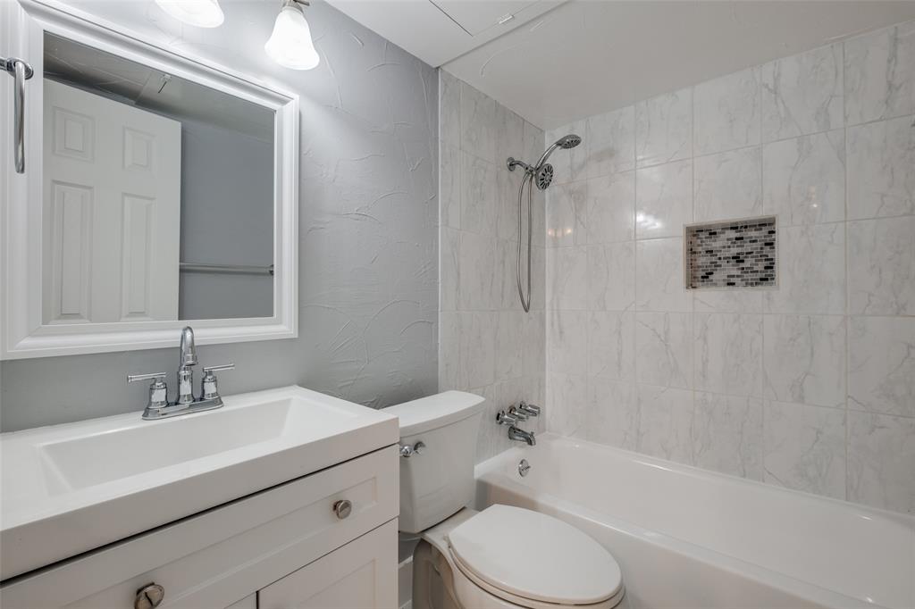 North Oak Lawn - Residential Lease