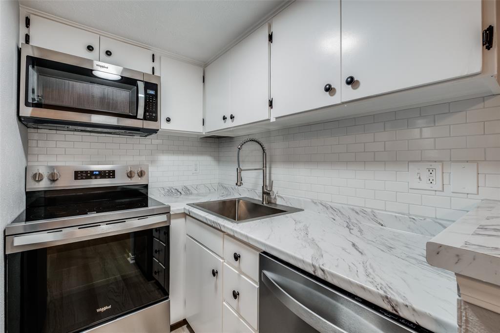 North Oak Lawn - Residential Lease