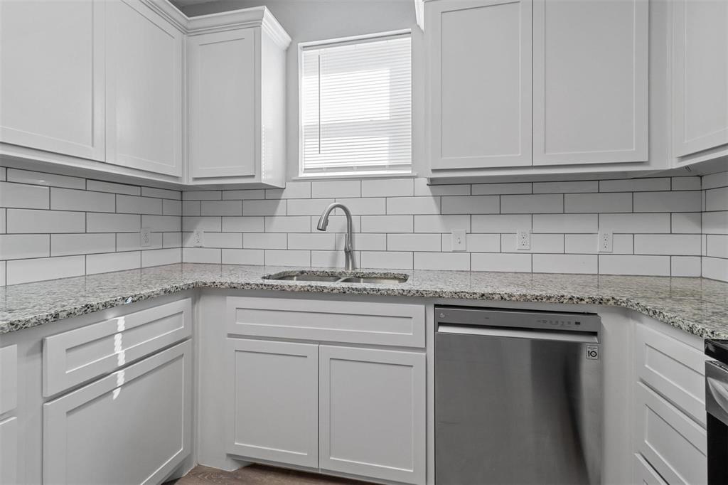 525-527 E Ball Street 525
