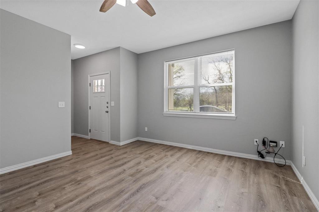 525-527 E Ball Street 525