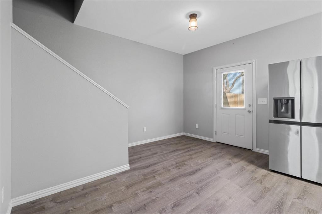 525-527 E Ball Street 525