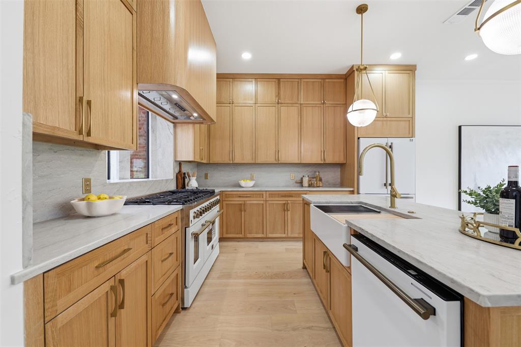 5644 Gleneagles Drive