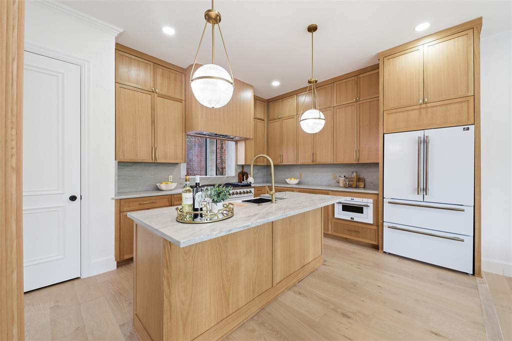 5644 Gleneagles Drive