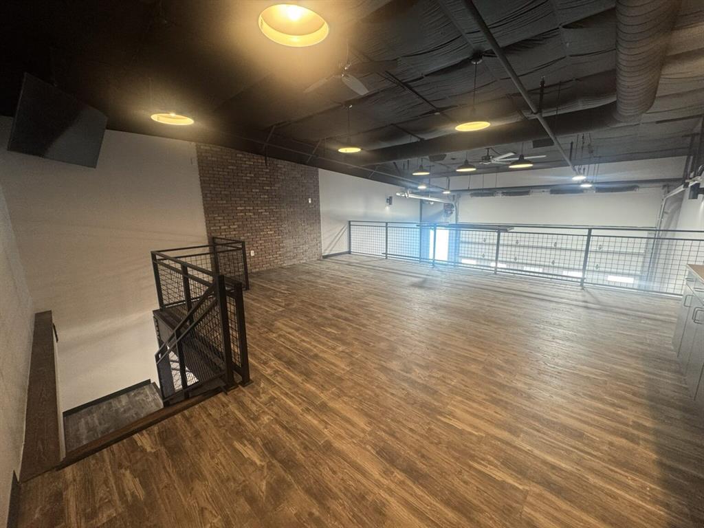 1725 N Main 211
