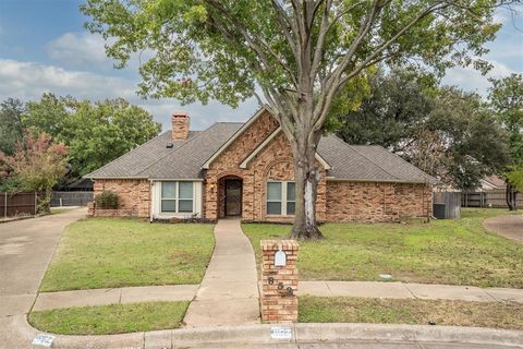 852 Windsong Court Bedford TX 76021