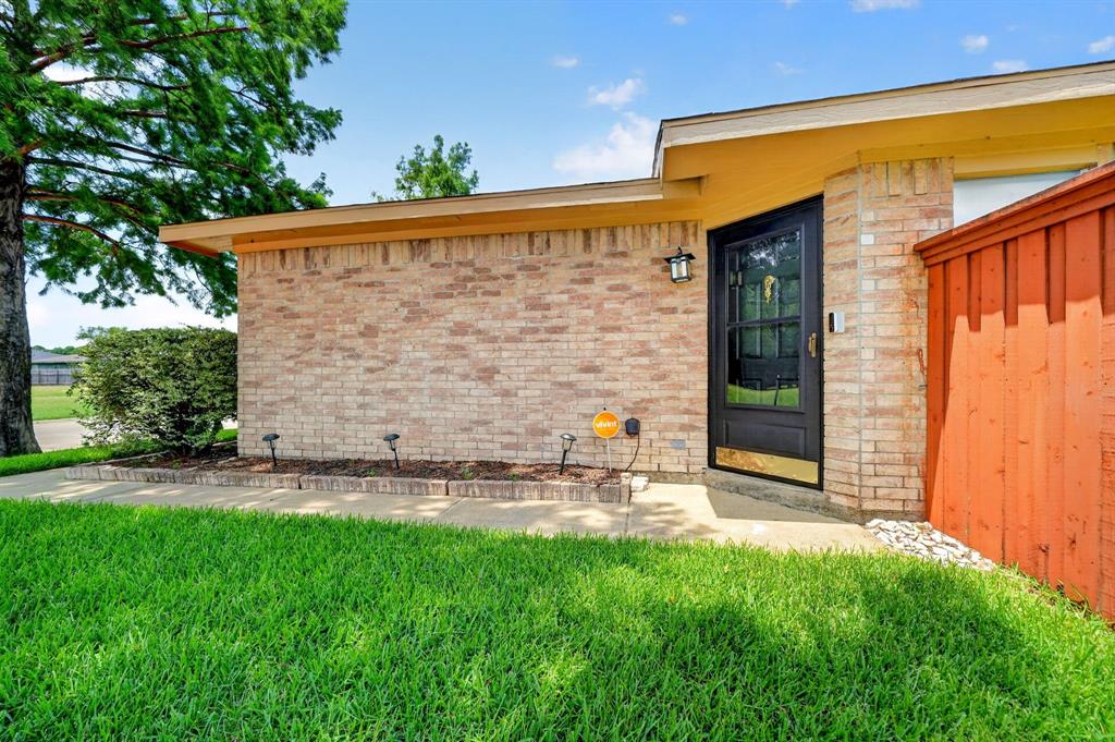 9339 CRIMNSON Court