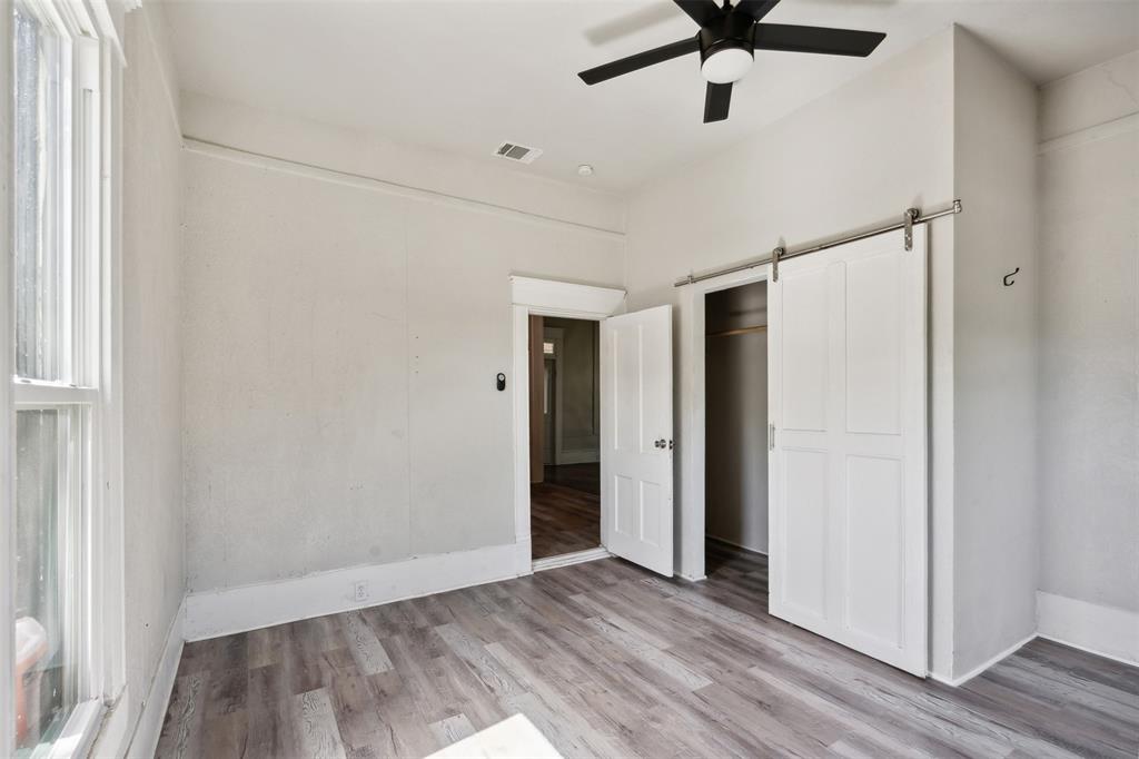 Lawn Place 01 - Residential