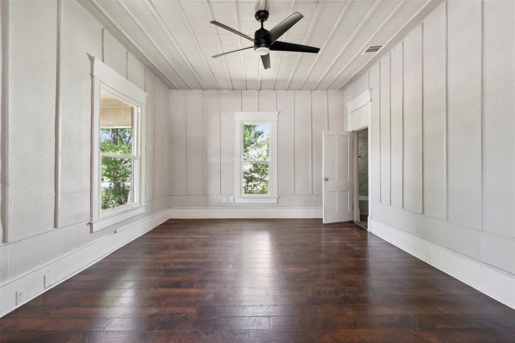 Lawn Place 01 - Residential