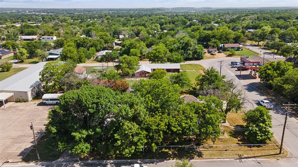 Lawn Place 01 - Residential