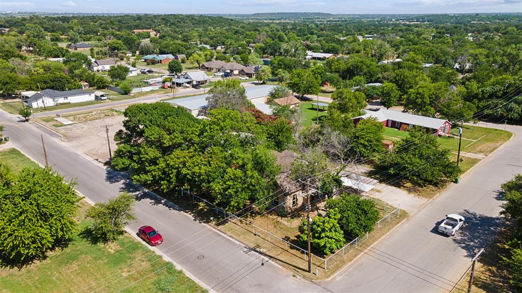 Lawn Place 01 - Residential