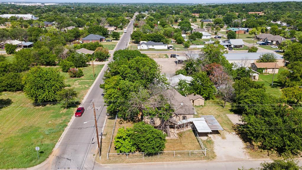 Lawn Place 01 - Residential