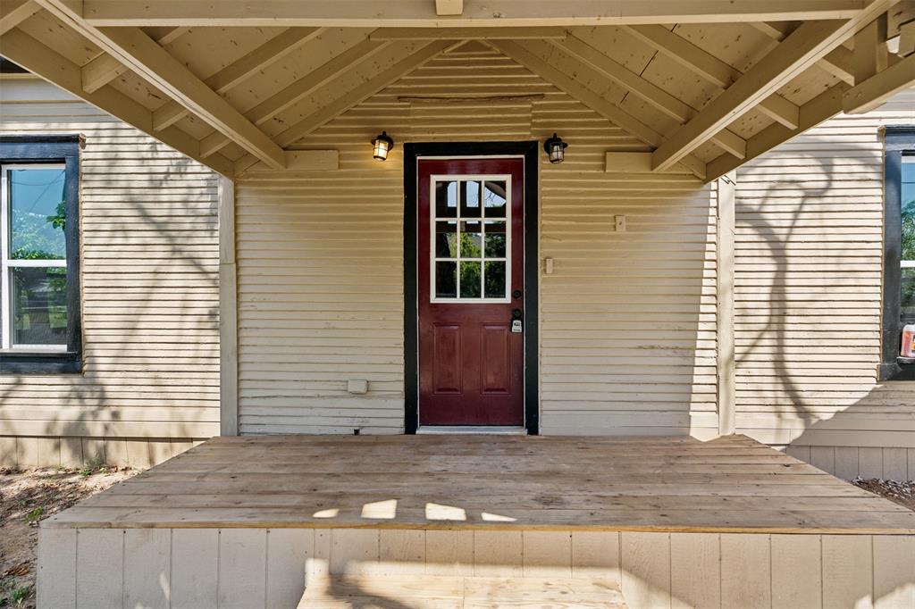 Lawn Place 01 - Residential