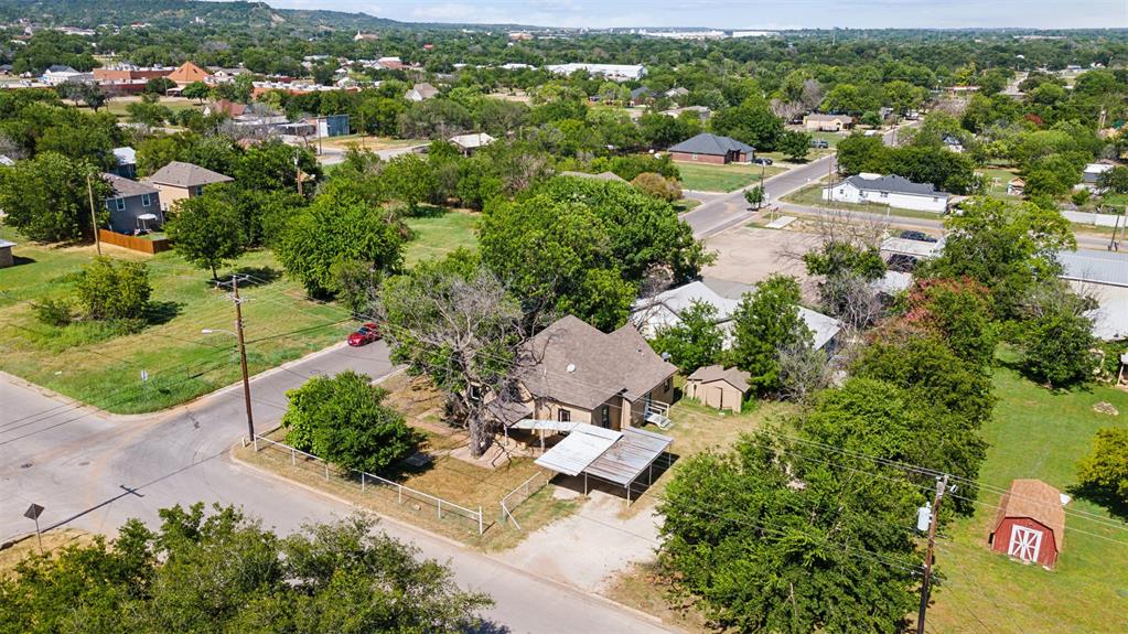 Lawn Place 01 - Residential