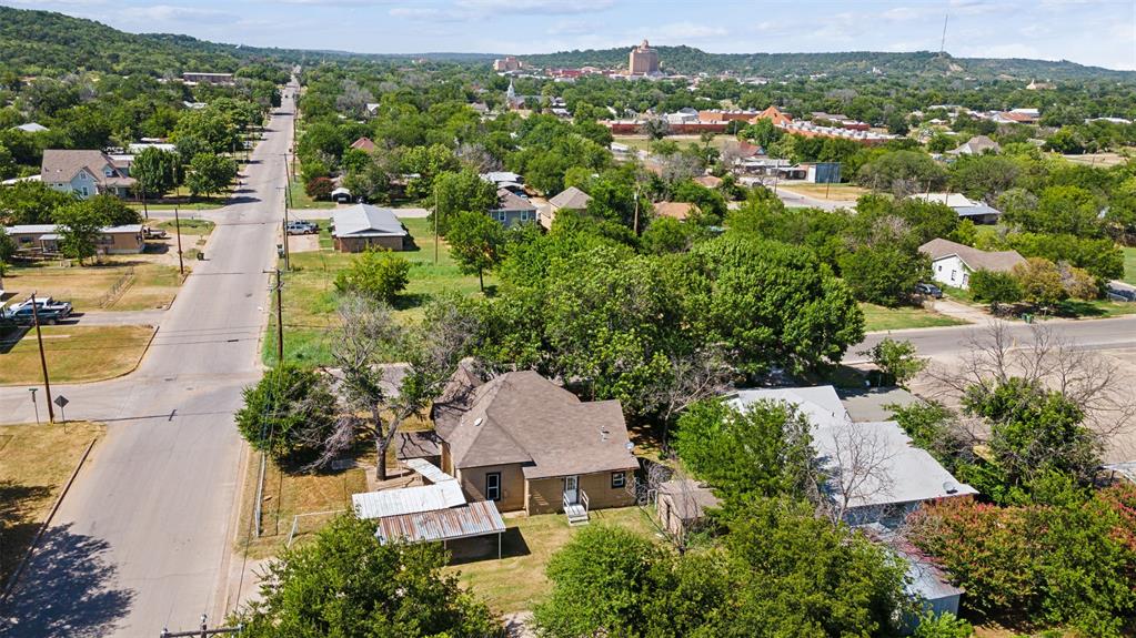 Lawn Place 01 - Residential