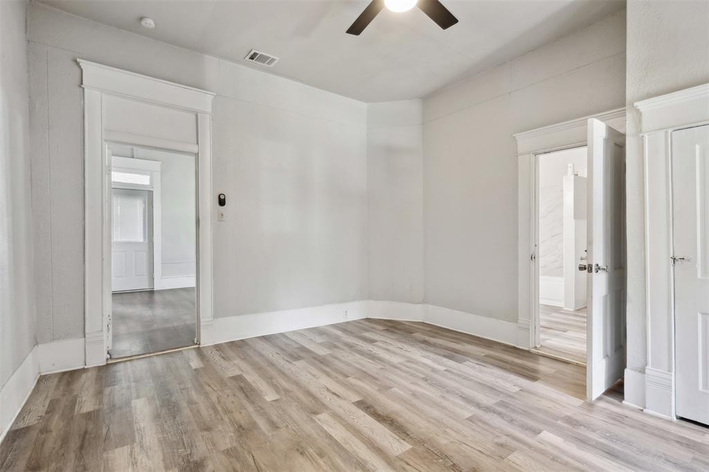 Lawn Place 01 - Residential