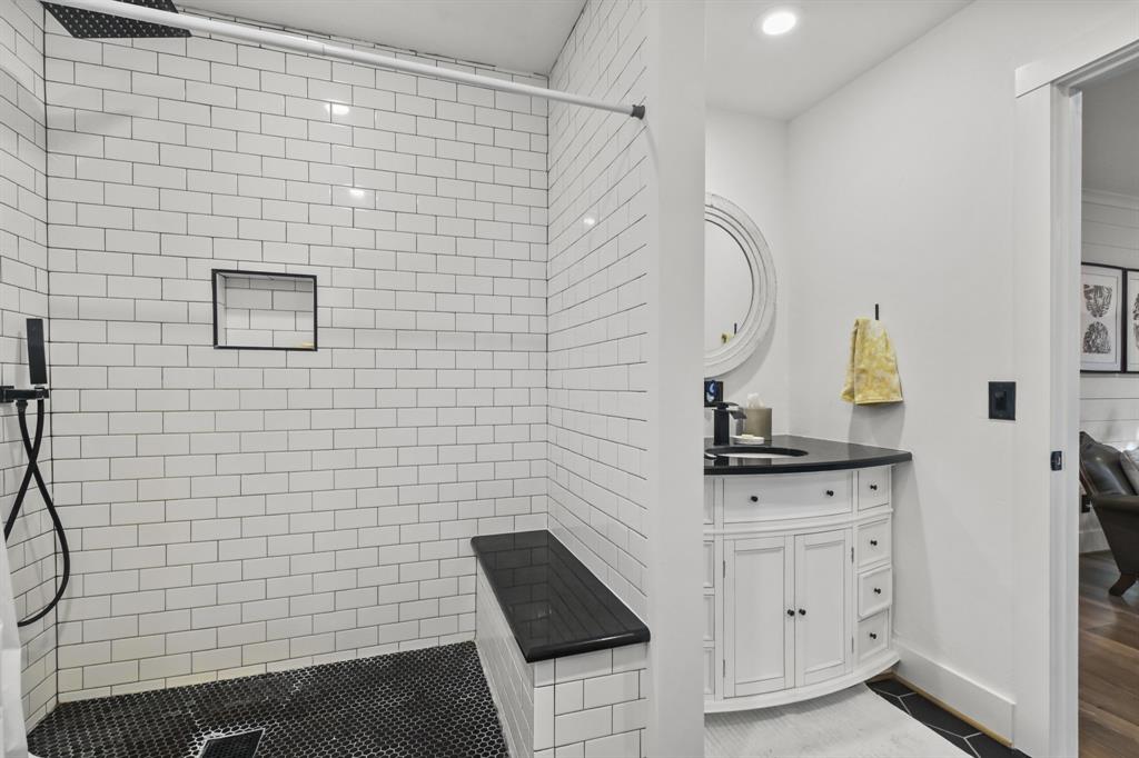 BOOKER SHIELDS A-G0059 - Residential