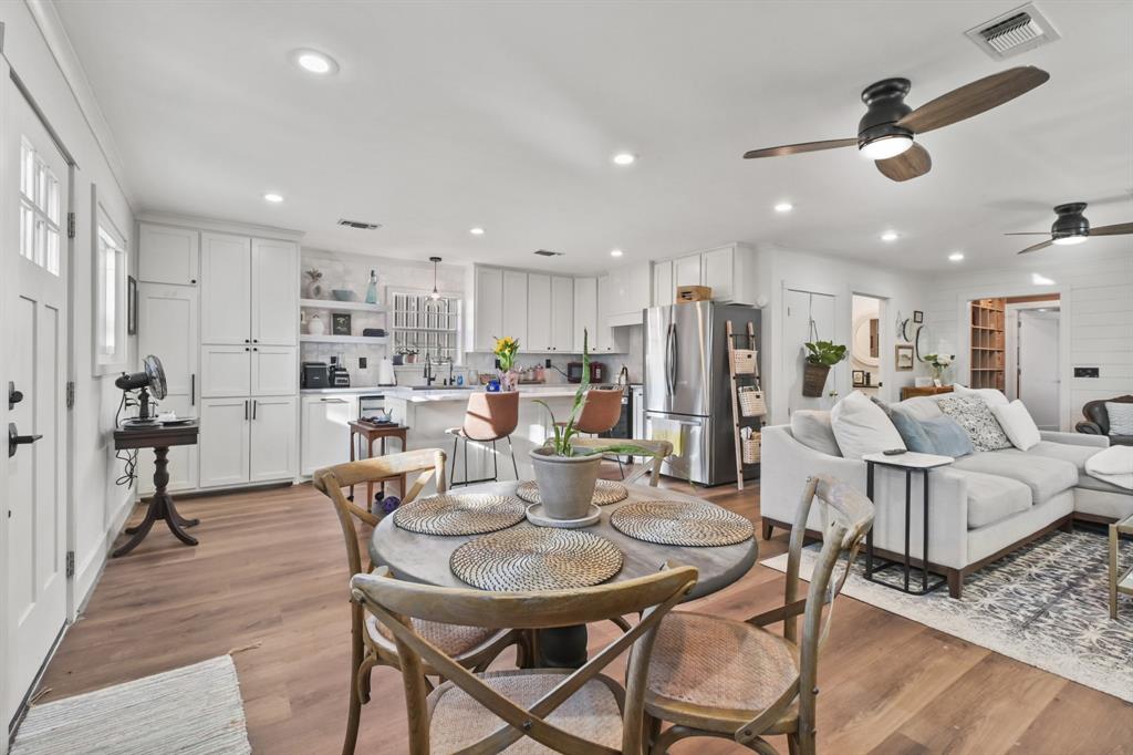 BOOKER SHIELDS A-G0059 - Residential