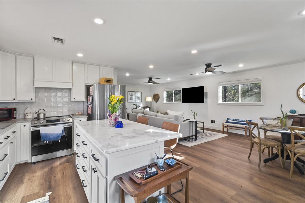 BOOKER SHIELDS A-G0059 - Residential