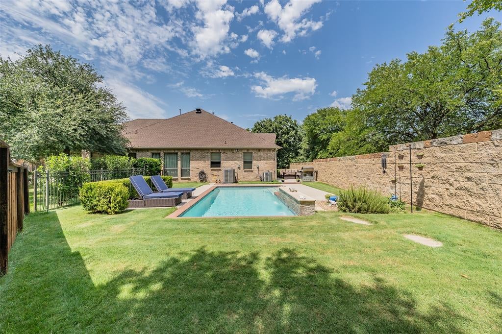 8541 Thorne Drive