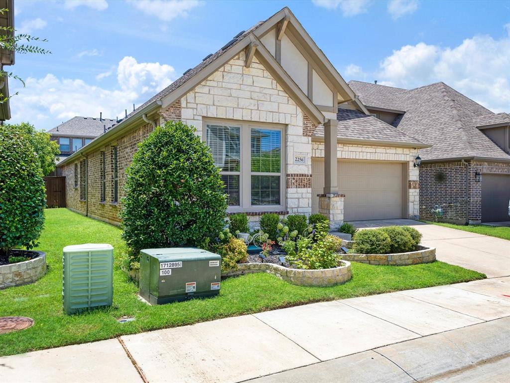 2256 Briar Ridge Trail