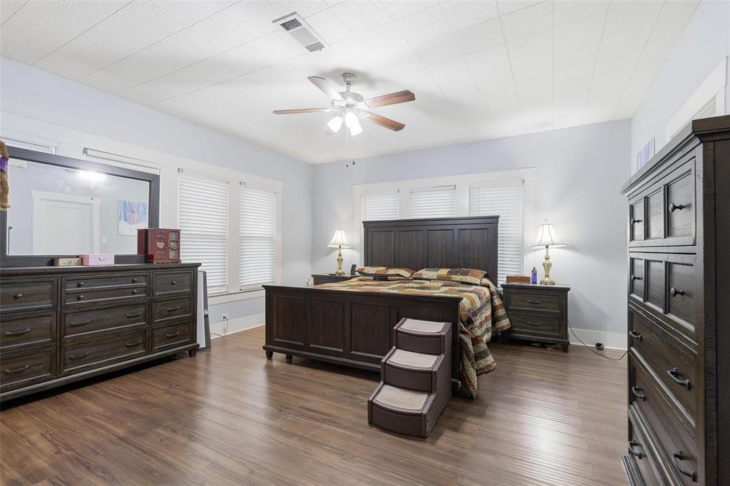 Original Cleburn - Residential