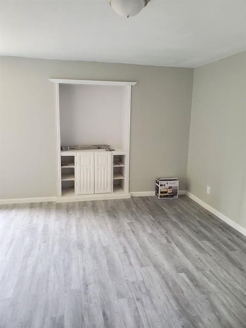 Photo of 6754 Trail Lake Drive #B, Fort Worth, TX 76133 (MLS # 21243928)