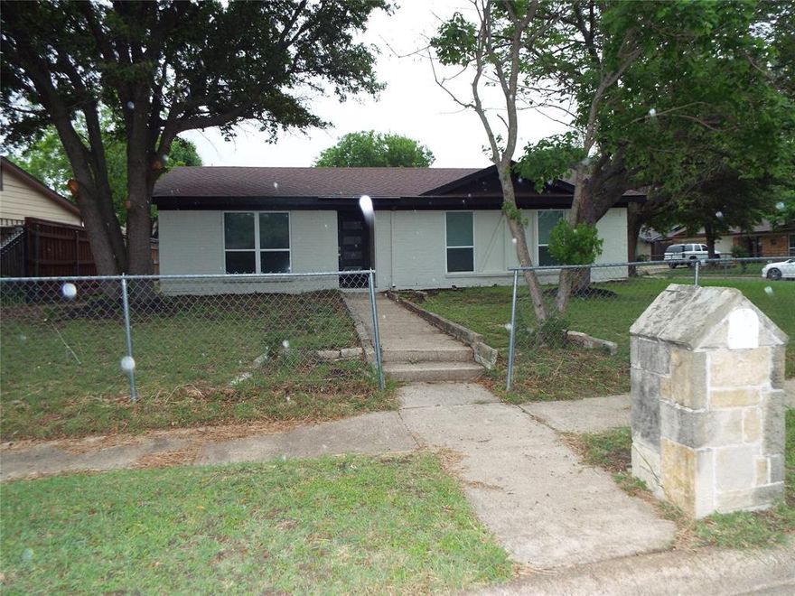 Complete Remodel Inside all Appliances Replaced from Kitchen Baths Water Heater to HVAC and Compressor Updated Electric Panel Four Bedrooms
Oversized Fully Fenced Corner Lot with Covered Patio in Rear Alley. Fourth Bedroom with Closet could also be used as Gameroom or Second Living Room. A Must See Decorative Lighting Through out House with Separate Dinning and Breakfast Areas.