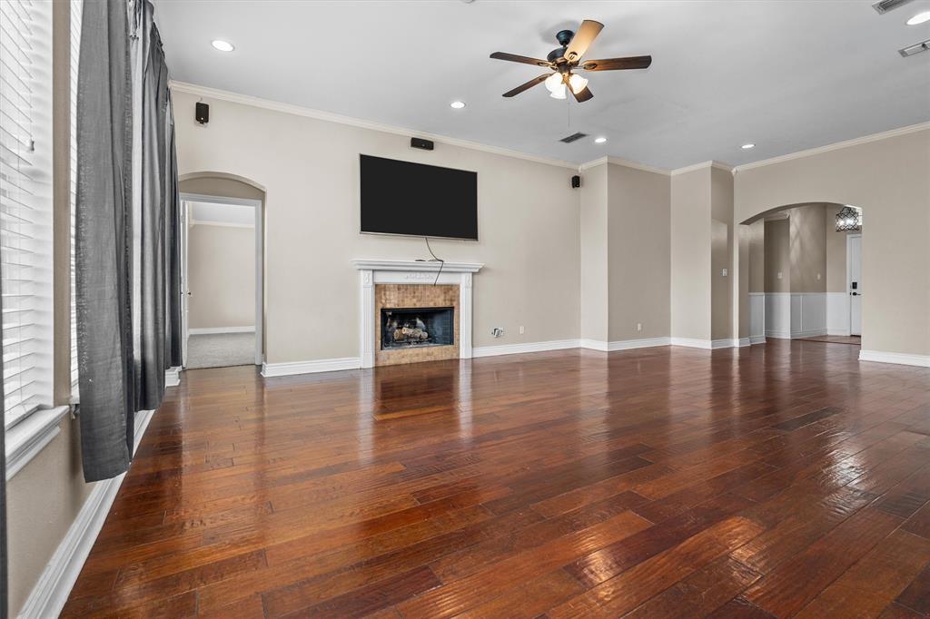 Woodlands Sanders - Residential